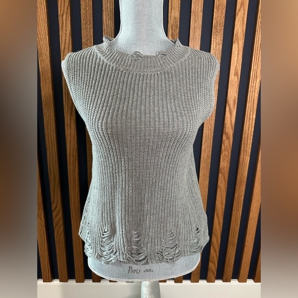 BKE Grey Distressed Sweater Tank Top - Picture 2 of 7